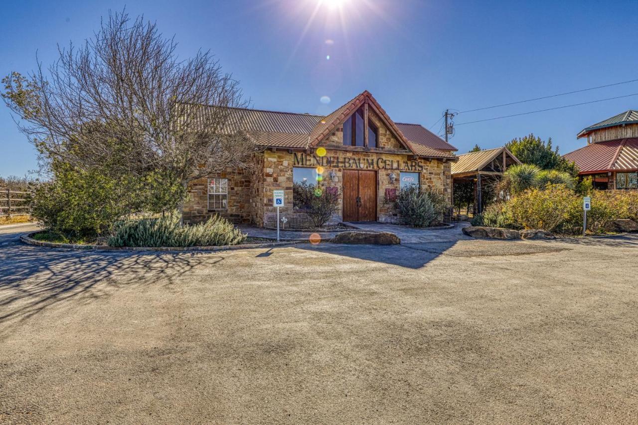 The Olive @ Mendelbaum Winery Guest Cabins Hotel Fredericksburg Exterior foto