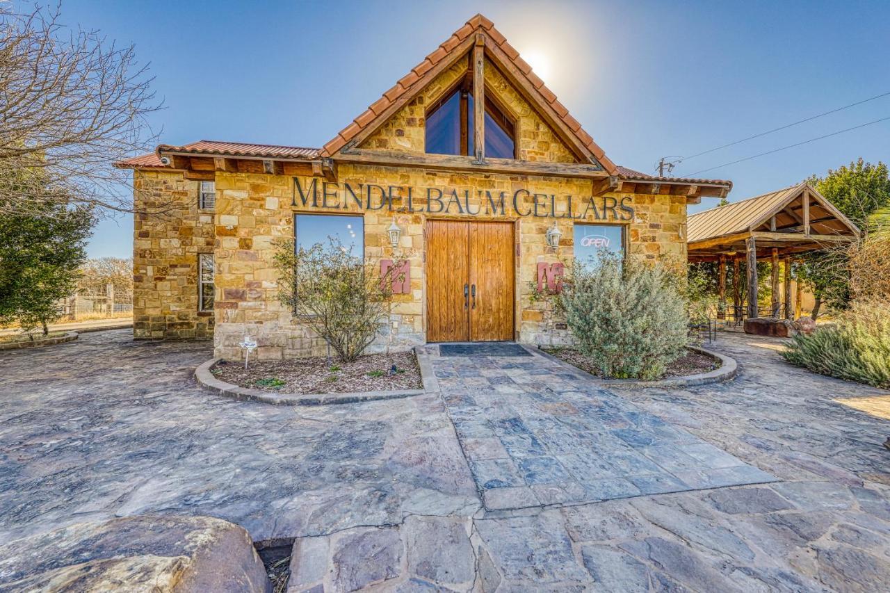 The Olive @ Mendelbaum Winery Guest Cabins Hotel Fredericksburg Exterior foto